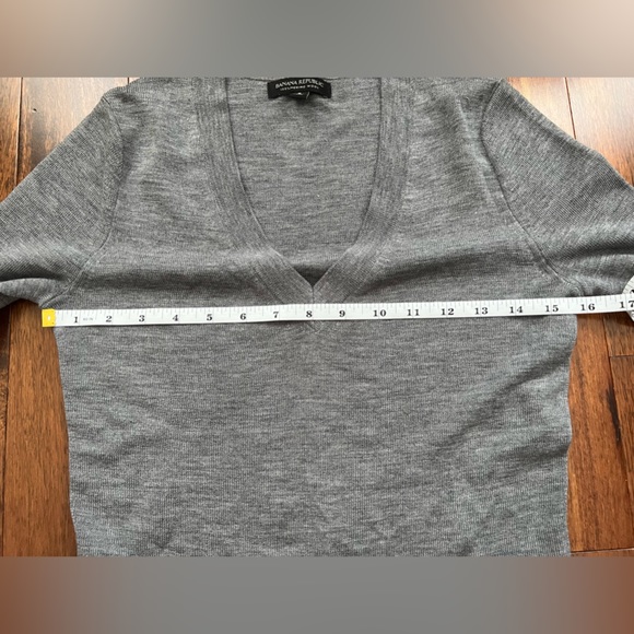 NWOT Banana Republic Grey Merino Wool Sweater - Picture 6 of 8